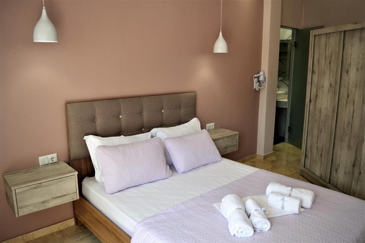 Ioni Rooms Potos Exteriér fotografie